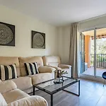 Seaside Bliss 2Br Apartment With Tranquil Terrace Pool And Parking