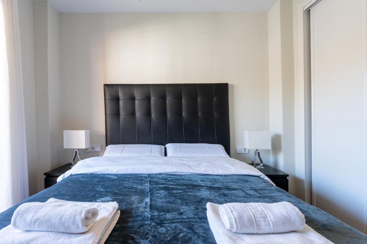 Apartment Seaside Bliss 2br With Tranquil Terrace Pool And Parking Fuengirola